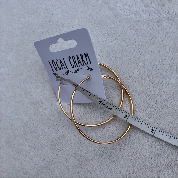 Local Charm gold hoops Earrings New - Picture 6 of 6
